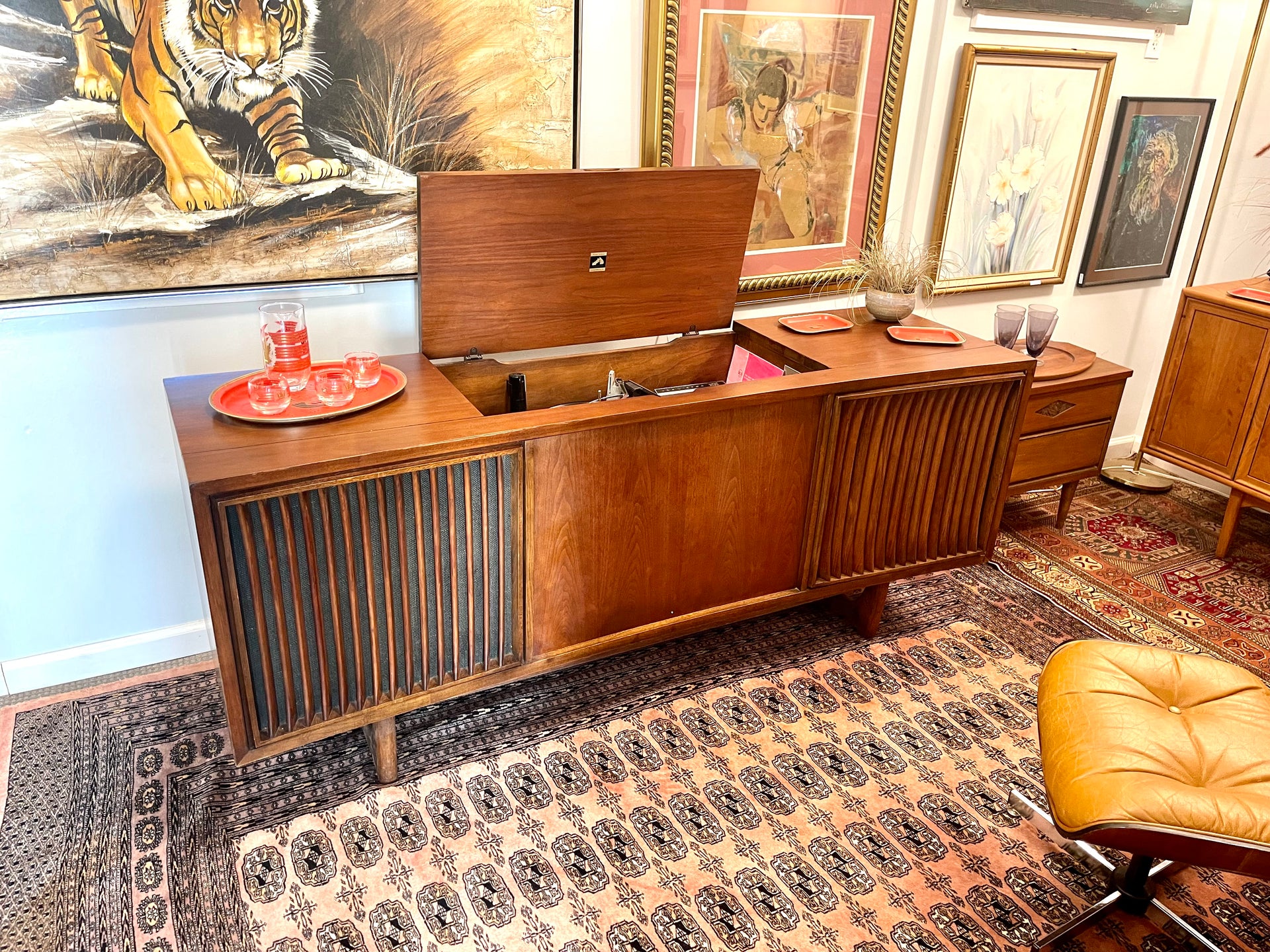Midcentury Modern RCA Victor New Vista High Fidelity Stereo Cabinet