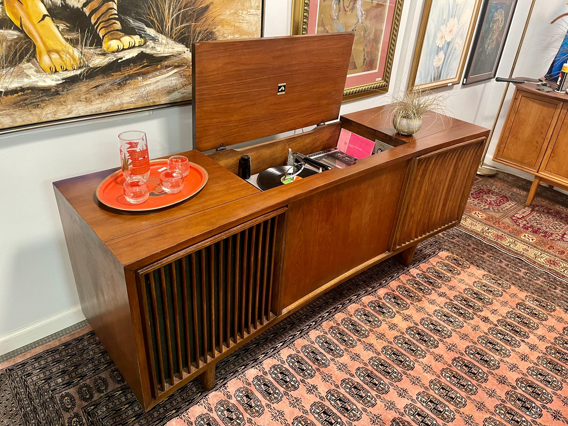 Midcentury Modern RCA Victor New Vista High Fidelity Stereo Cabinet