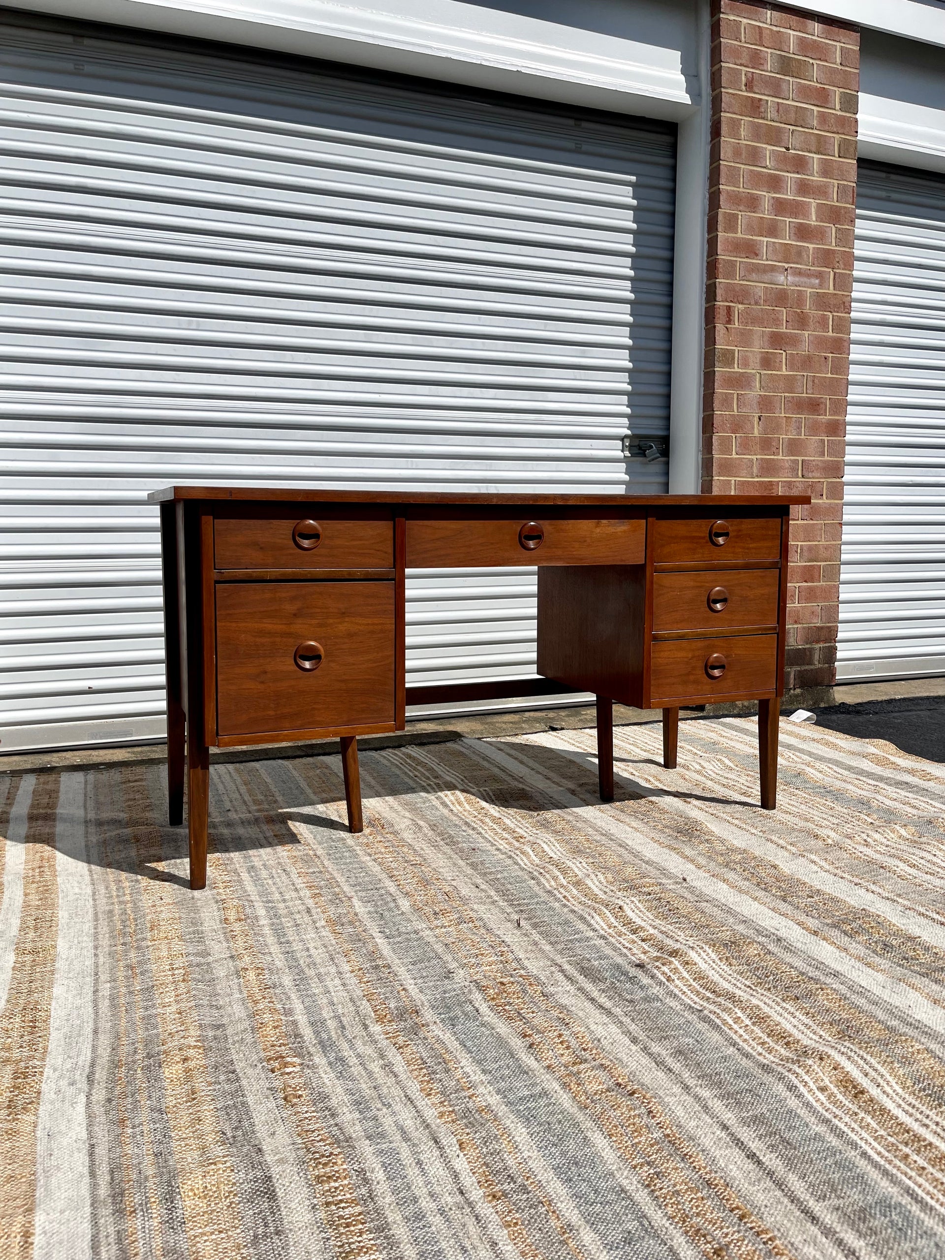 Stanley Furniture Midcentury Modern Desk