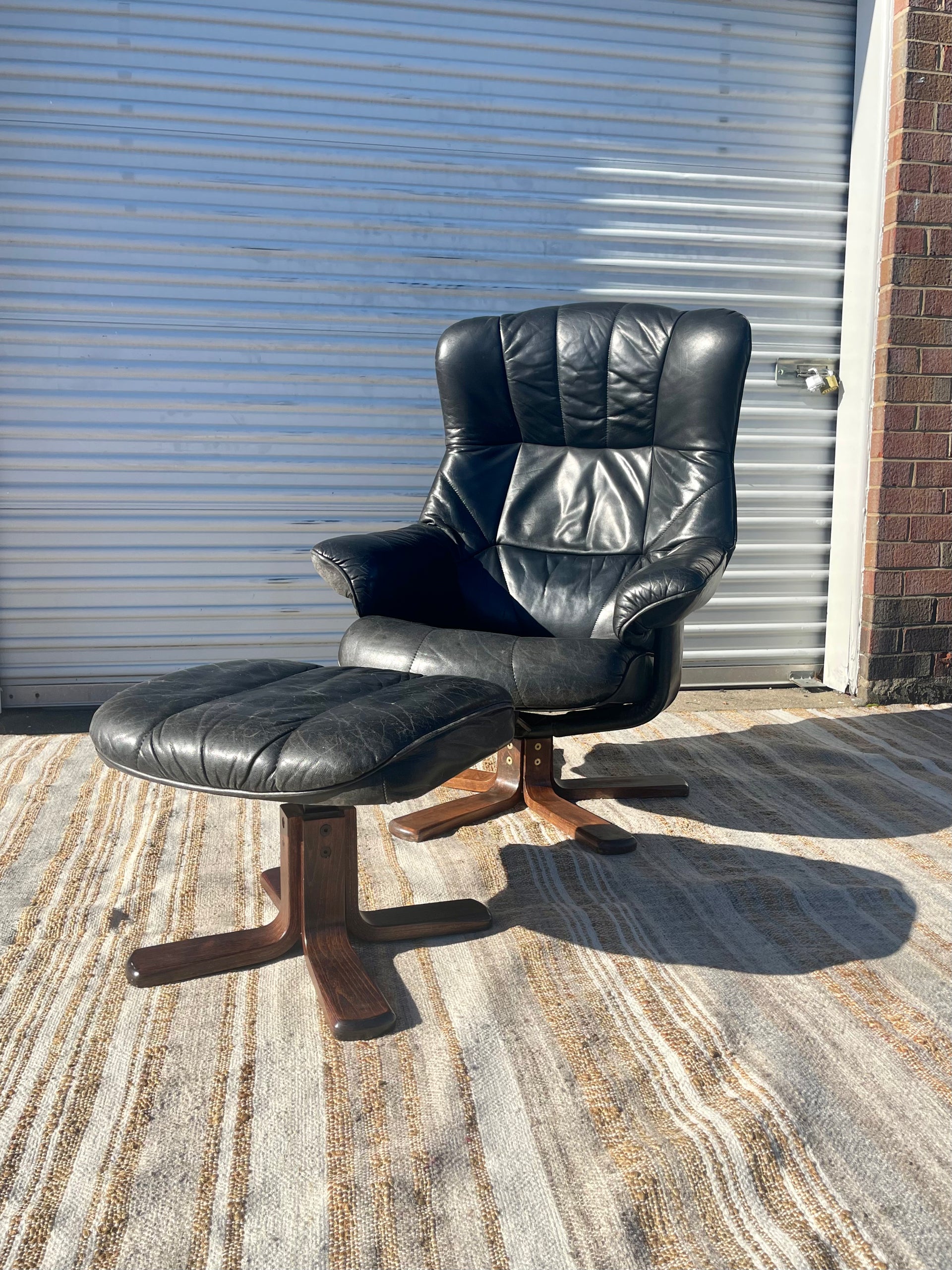 Hjellegjerde Møbler Scandinavian Modern Leather Lounge Chair and Ottoman