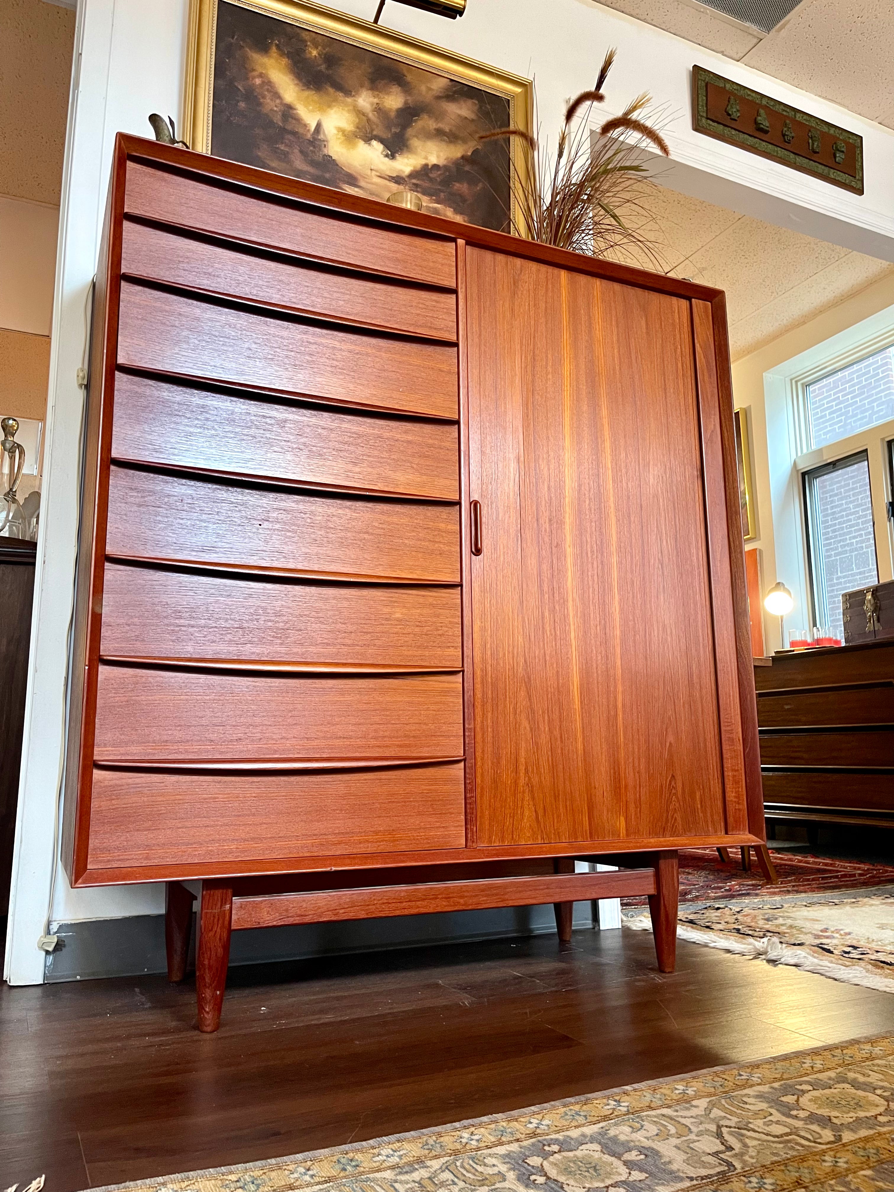 Scandinavian Modern Teak Bedroom Dresser by Falster Scandinavian Modern Teak Bedroom Dresser by Falster