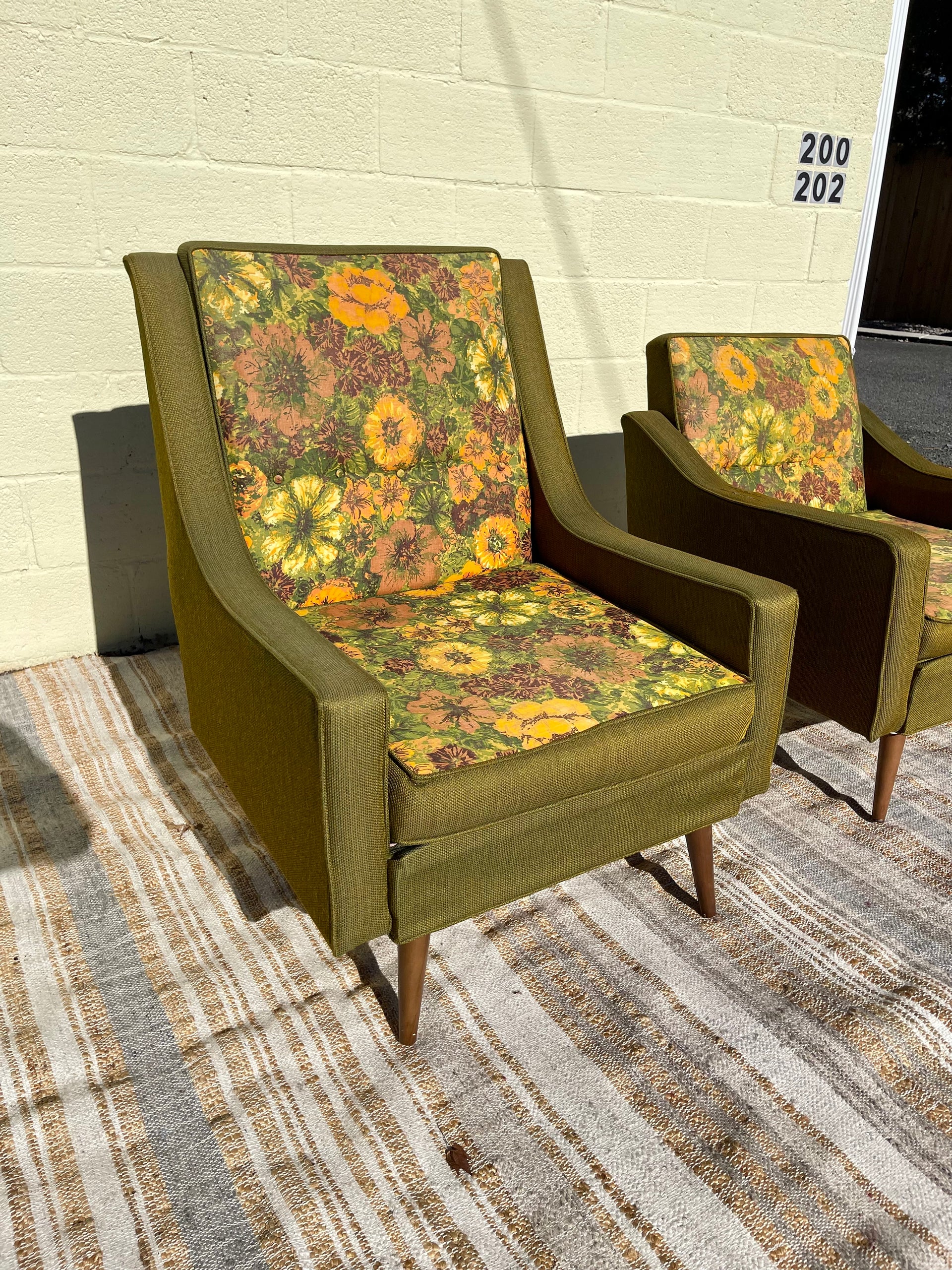 Midcentury Modern Flower Power Chair (His)