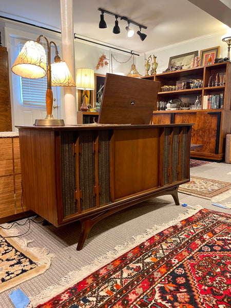 RCA Victor VJT31W Stereo Cabinet