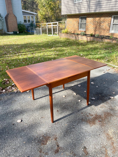 Scandinavian Modern Teak Petite Dining Table with Two Leaves