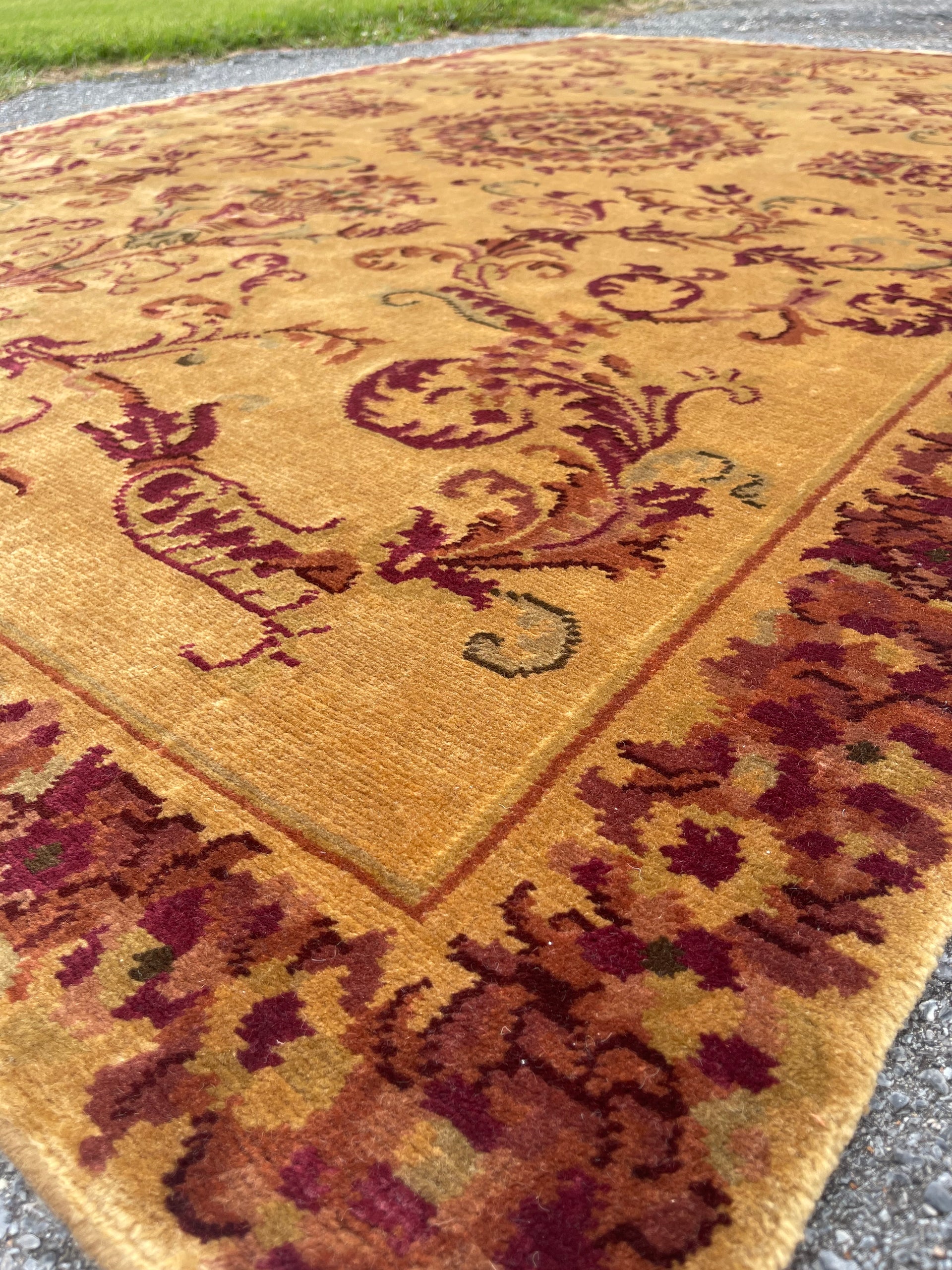 Hand-knotted Vintage French Aubusson Area Rug (Gold and Pink)