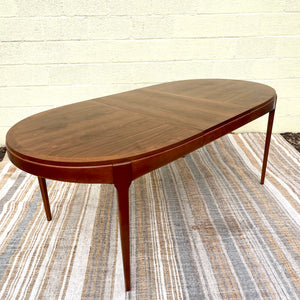 Lane Altavista Walnut Dining Table