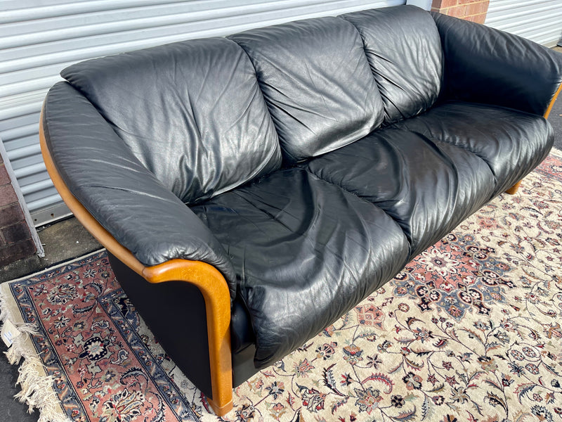 Ekornes Scandinavian Modern Black Leather “Manhattan” Stressless Sofa