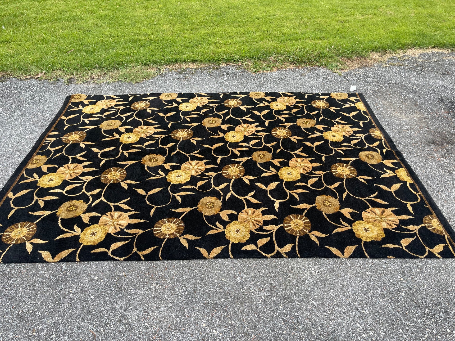 Handwoven Wool Tibetan Rug (Black and Gold)