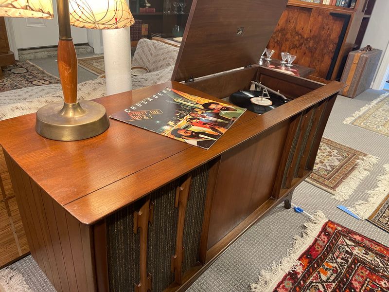 RCA Victor VJT31W Stereo Cabinet