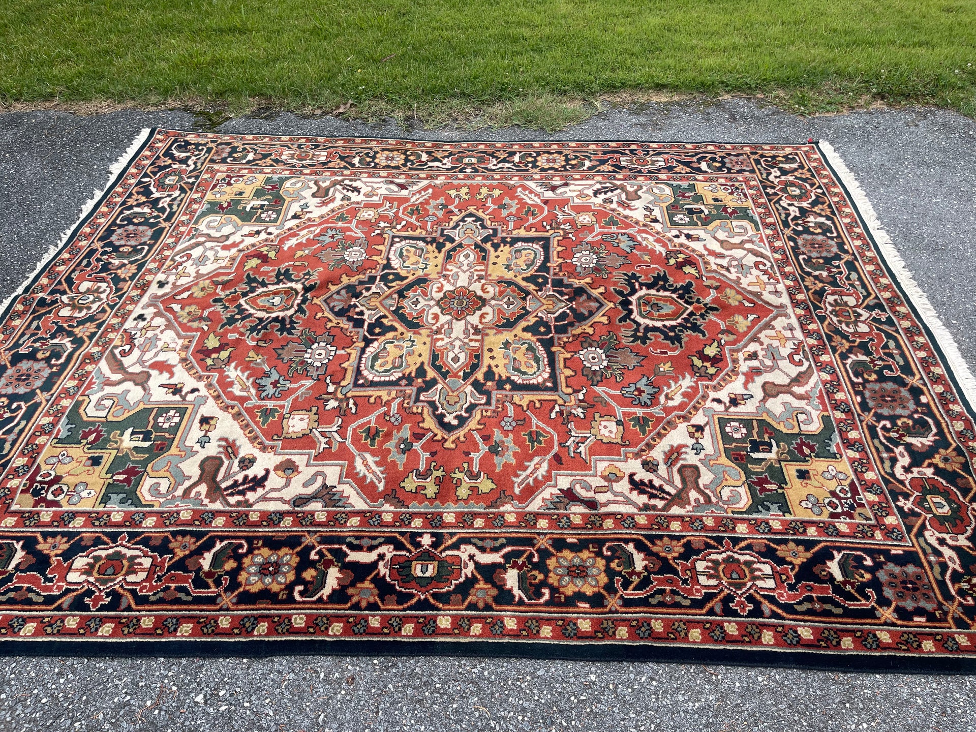 Vintage Persian Heriz Hand-knotted 100% Wool Rug