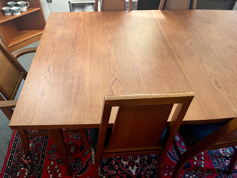 Hooker Furniture Co. Mid Century Modern Dining Set