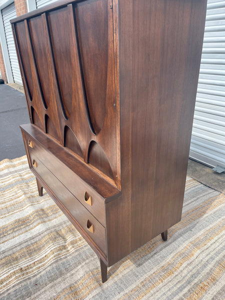 Broyhill Brasilia Gentleman’s Chest