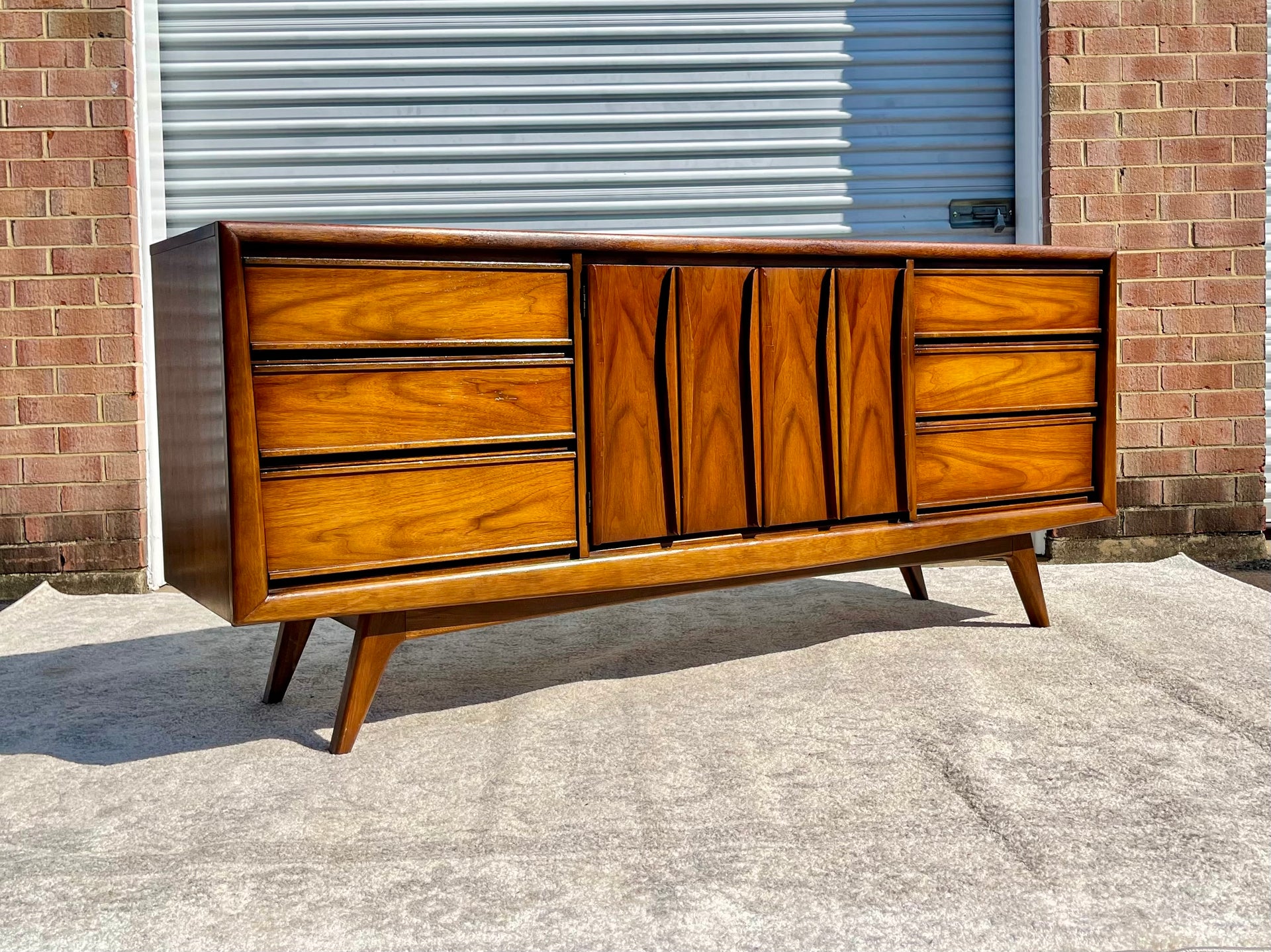 United Furniture Co. Mid Century Modern Credenza