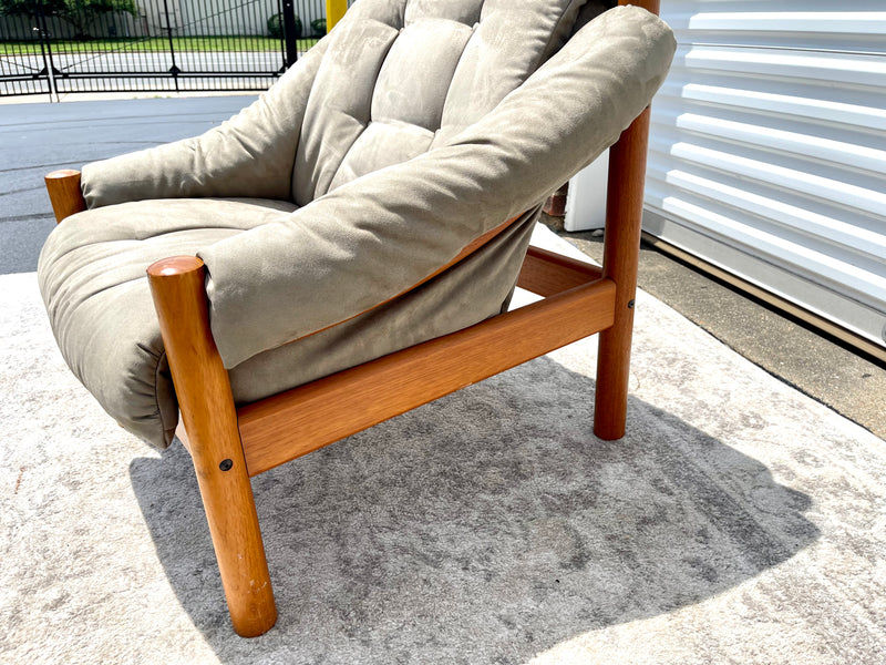 Domino mobler chair 2025