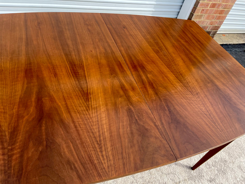Young Mfg. Co Mid Century Modern Dining Table and Chairs