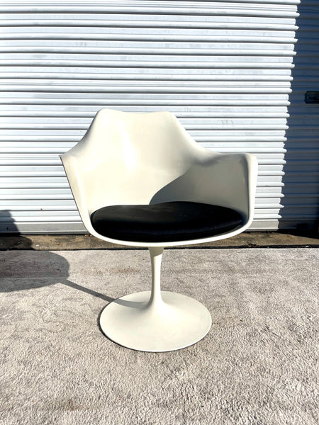 Knoll Saarinen Tulip Chair