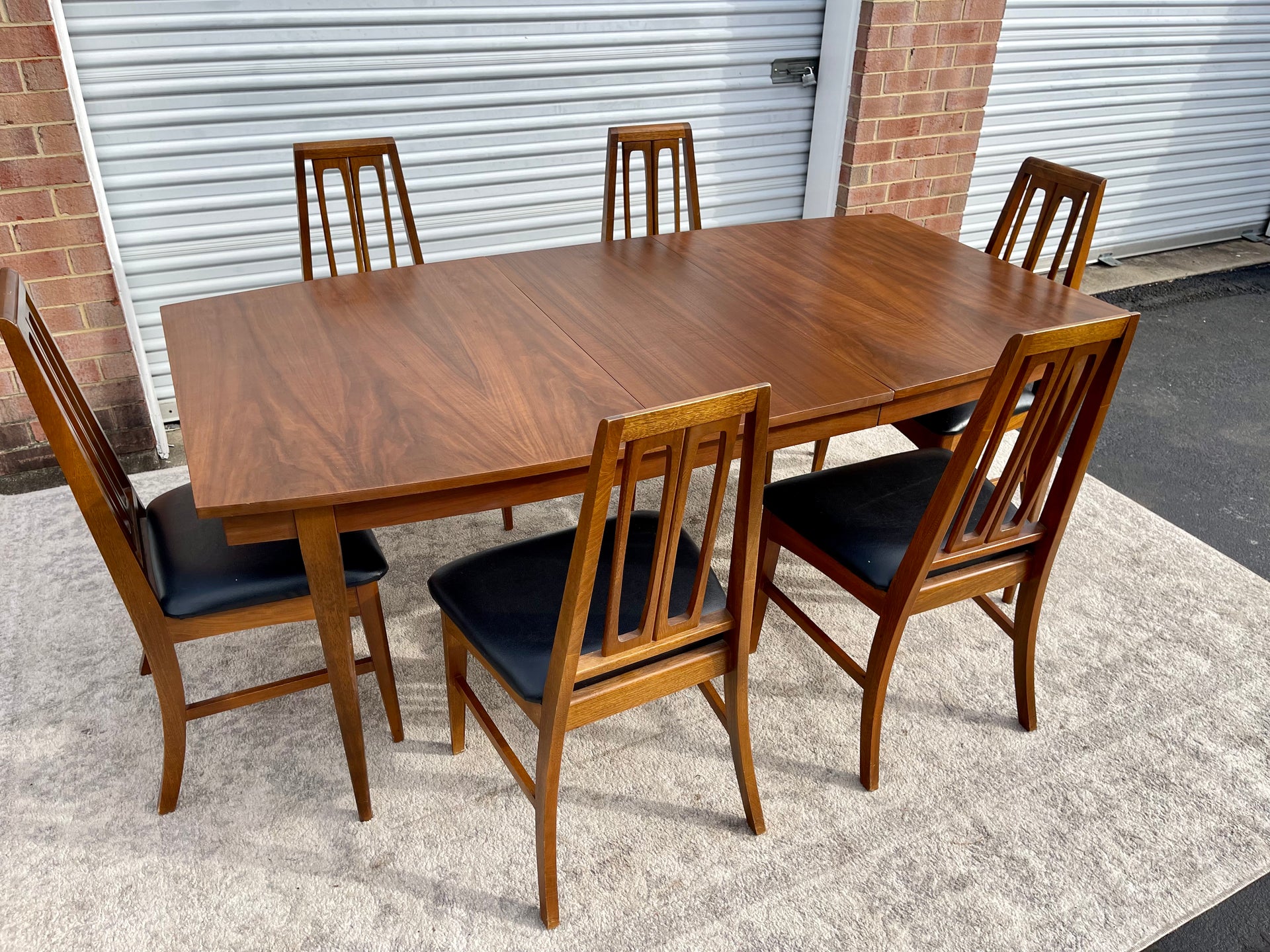 Young Mfg. Co Mid Century Modern Dining Table and Chairs