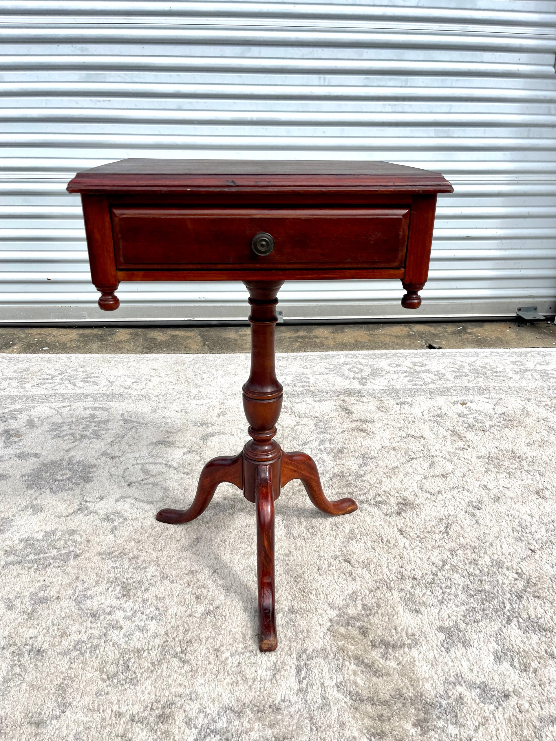 Duncan Phyfe Style Pedestal Table
