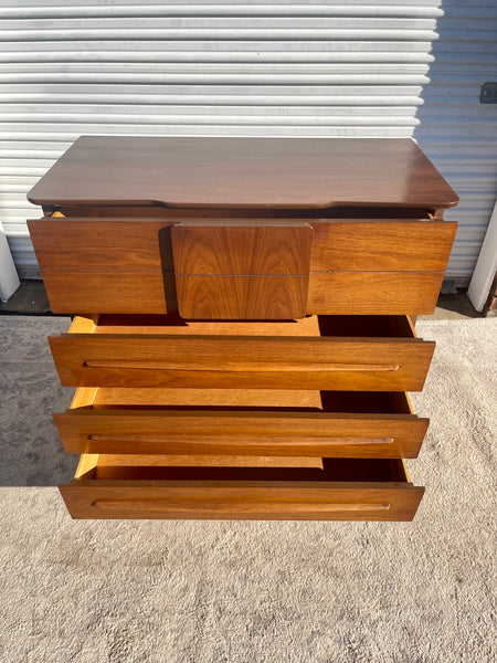 United Furniture Co. Tallboy Dresser