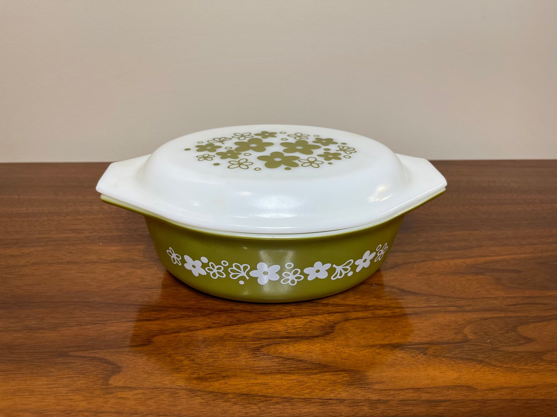 Vintage Pyrex Spring Blossom Crazy Daisy Green Casserole Ovenware 1.5 Quart 2 Piece Set