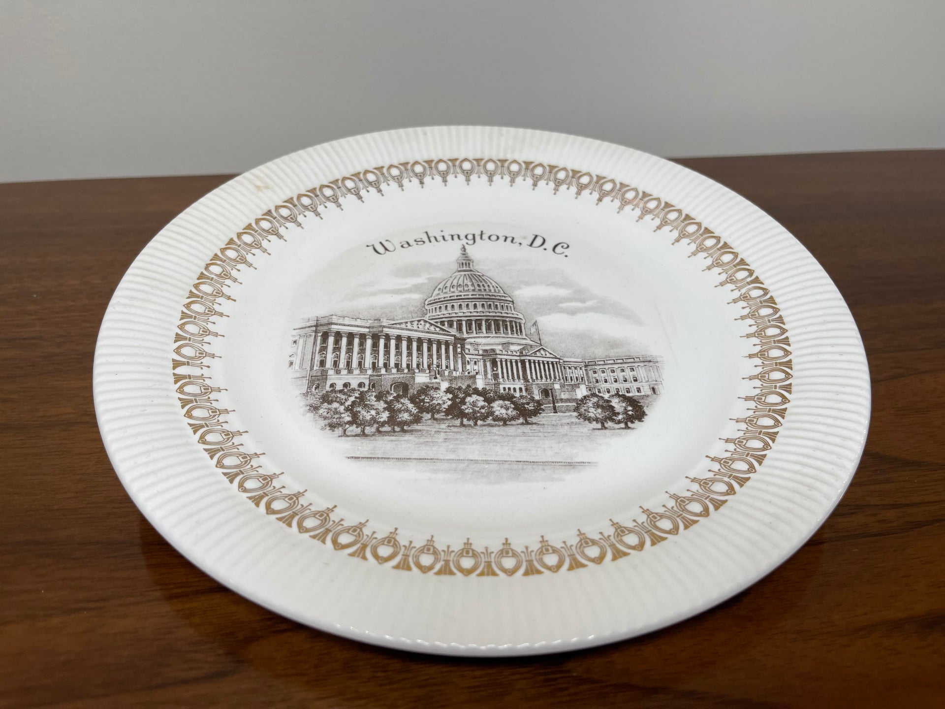 View of America Washington DC Plate in 22K Gold